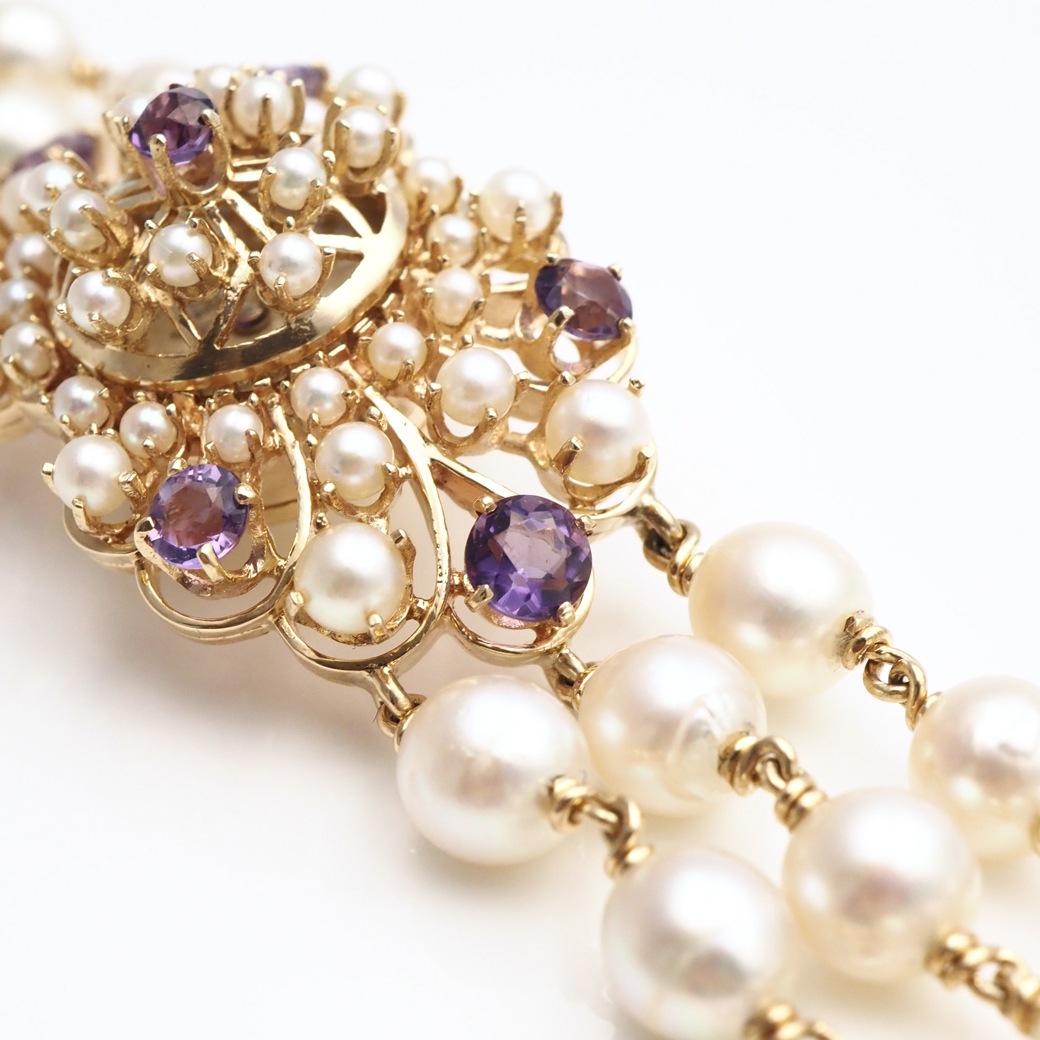 レリーフが美しいアメジストカボション ブレスレット シルバー製 ヴィンテージ レリーフが美しいアメジストカボション ブレスレット シルバー製
