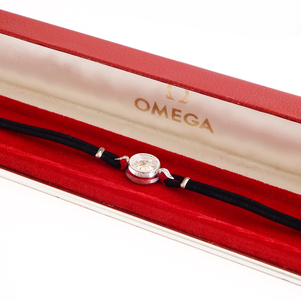 アンティークウォッチ オメガ ダイヤモンドアクセント カットガラス ラウンド ホワイトゴールドケース BOX付