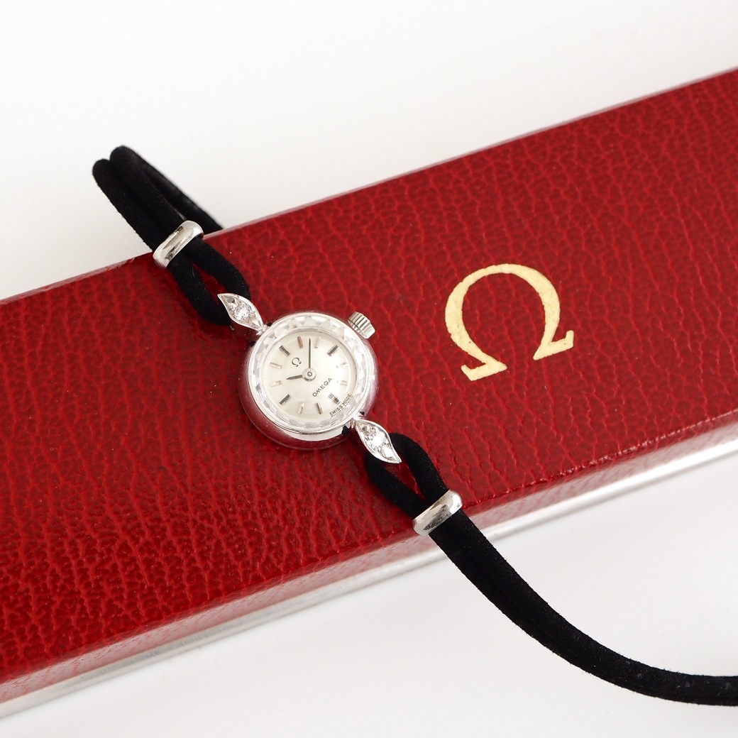 アンティークウォッチ オメガ ダイヤモンドアクセント カットガラス ラウンド ホワイトゴールドケース BOX付