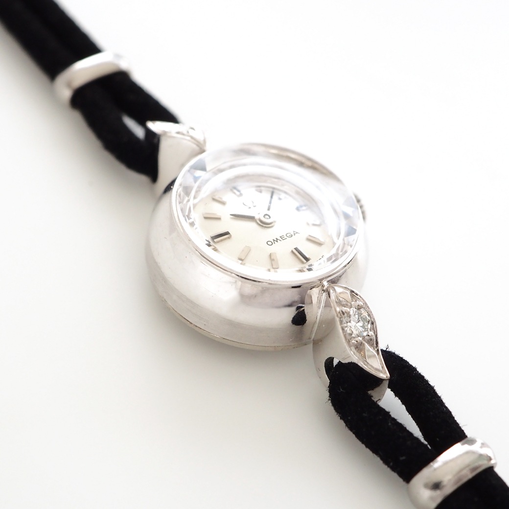 アンティークウォッチ オメガ ダイヤモンドアクセント カットガラス ラウンド ホワイトゴールドケース BOX付