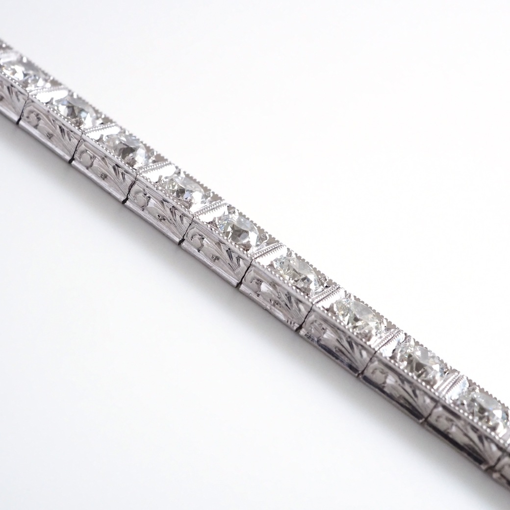 アンティークジュエリー ブレスレット ダイヤモンド プラチナ 彫刻装飾 アンティークブレスレット