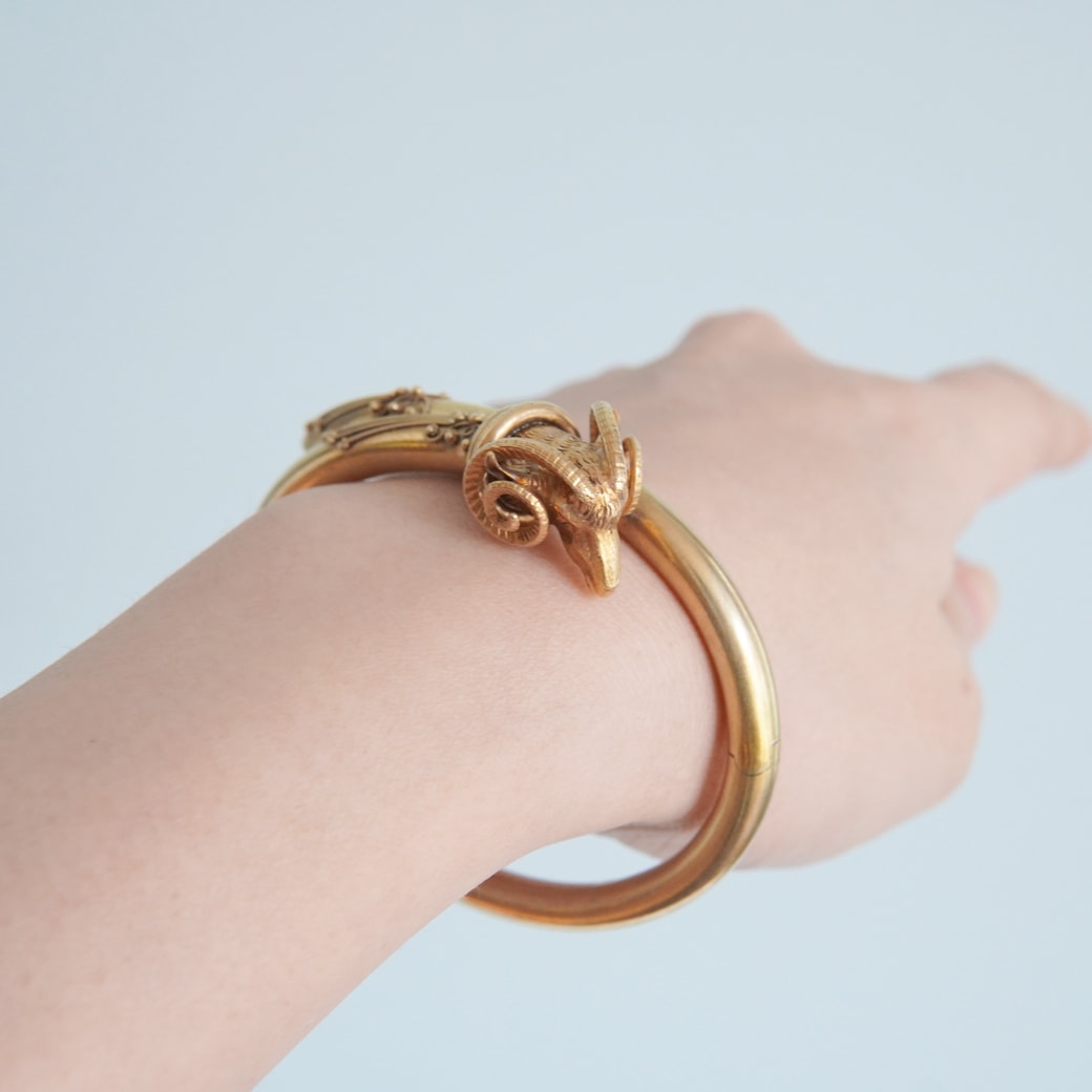 レッド ゴールド装飾 バングル GOLDJAPAN 大きいサイズ レディース アクセサリー バングル