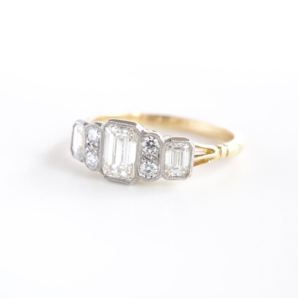 アンティークジュエリー リプロダクション City of London シティオブロンドン ダイヤモンド 3ストーンリング