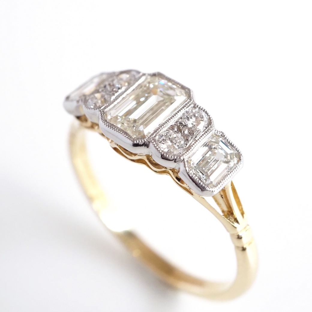 アンティークジュエリー リプロダクション City of London シティオブロンドン ダイヤモンド 3ストーンリング