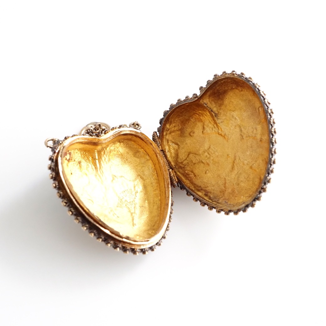 アンティークジュエリー アンティークネックレス LOVE アクロ