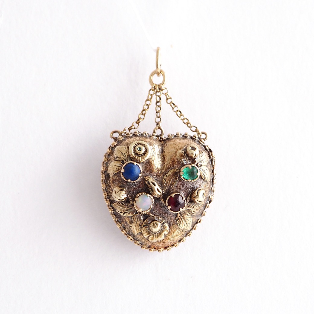 アンティークジュエリー アンティークネックレス LOVE アクロ