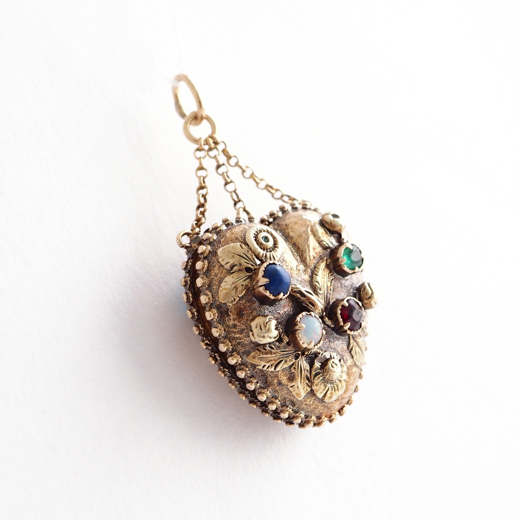 アンティークジュエリー アンティークネックレス LOVE アクロ