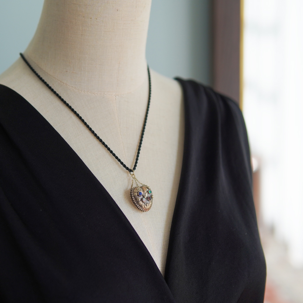 アンティークジュエリー ネックレス LOVE アクロスティック ロケットペンダント