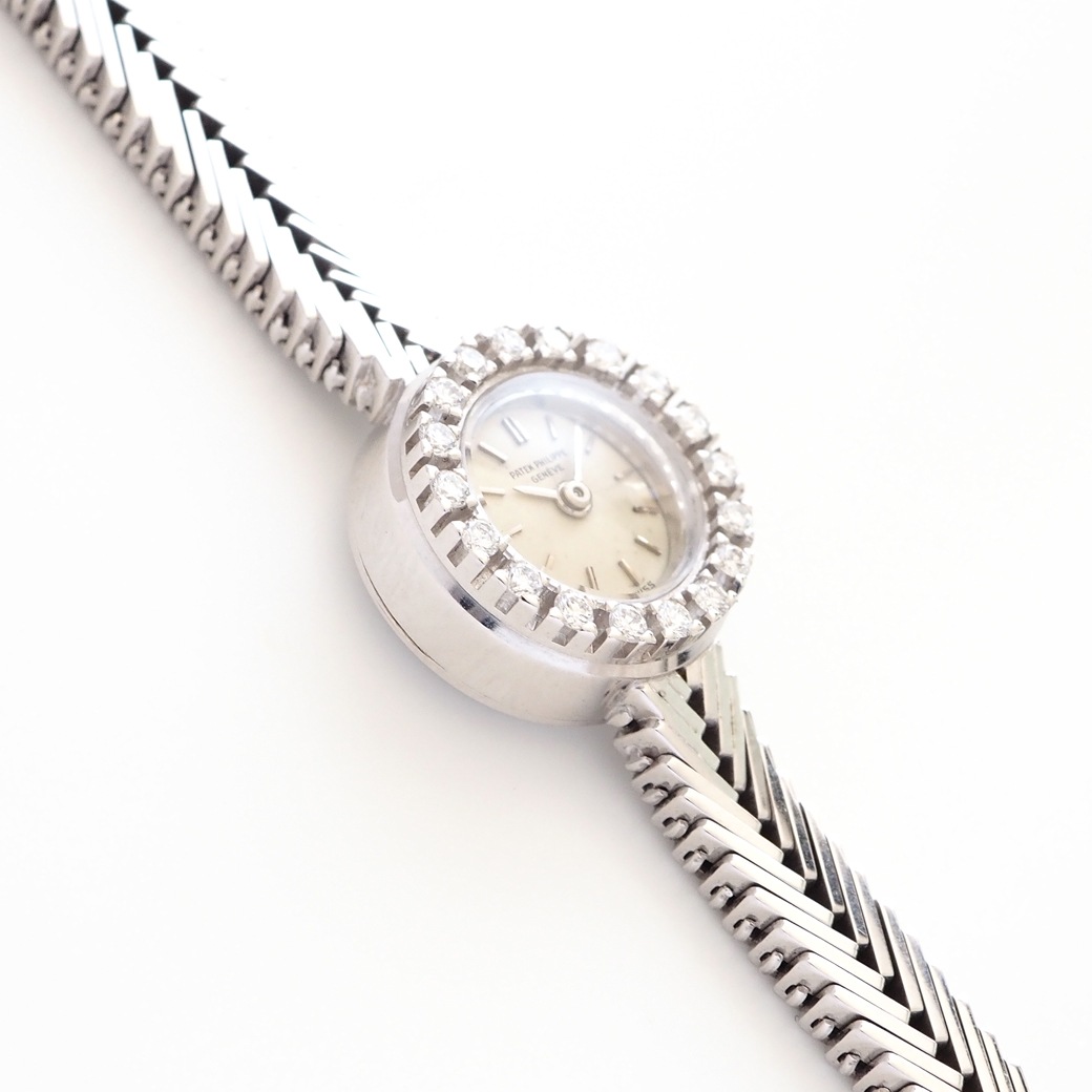 アンティークウォッチ パテック・フィリップ ダイヤモンドベゼル ラウンド  ホワイトゴールドケース ブレスレット
