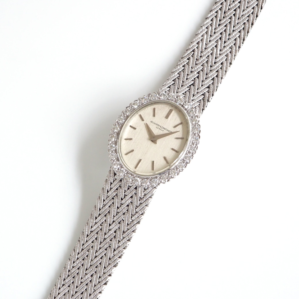 D.M Buxton ホワイトシェル文字盤 ストーン装飾 ブレスウォッチ D.M Buxton ホワイトシェル文字盤 ストーン装飾 ブレスウォッチ-純正公式