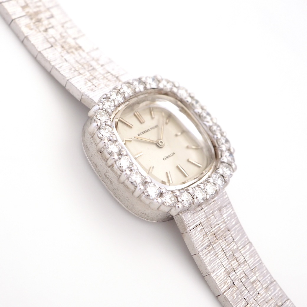 アンティークウォッチ オーデマ・ピゲ ダイヤモンドベゼル ラウンドスクエア ホワイトゴールドケース ブレスレット