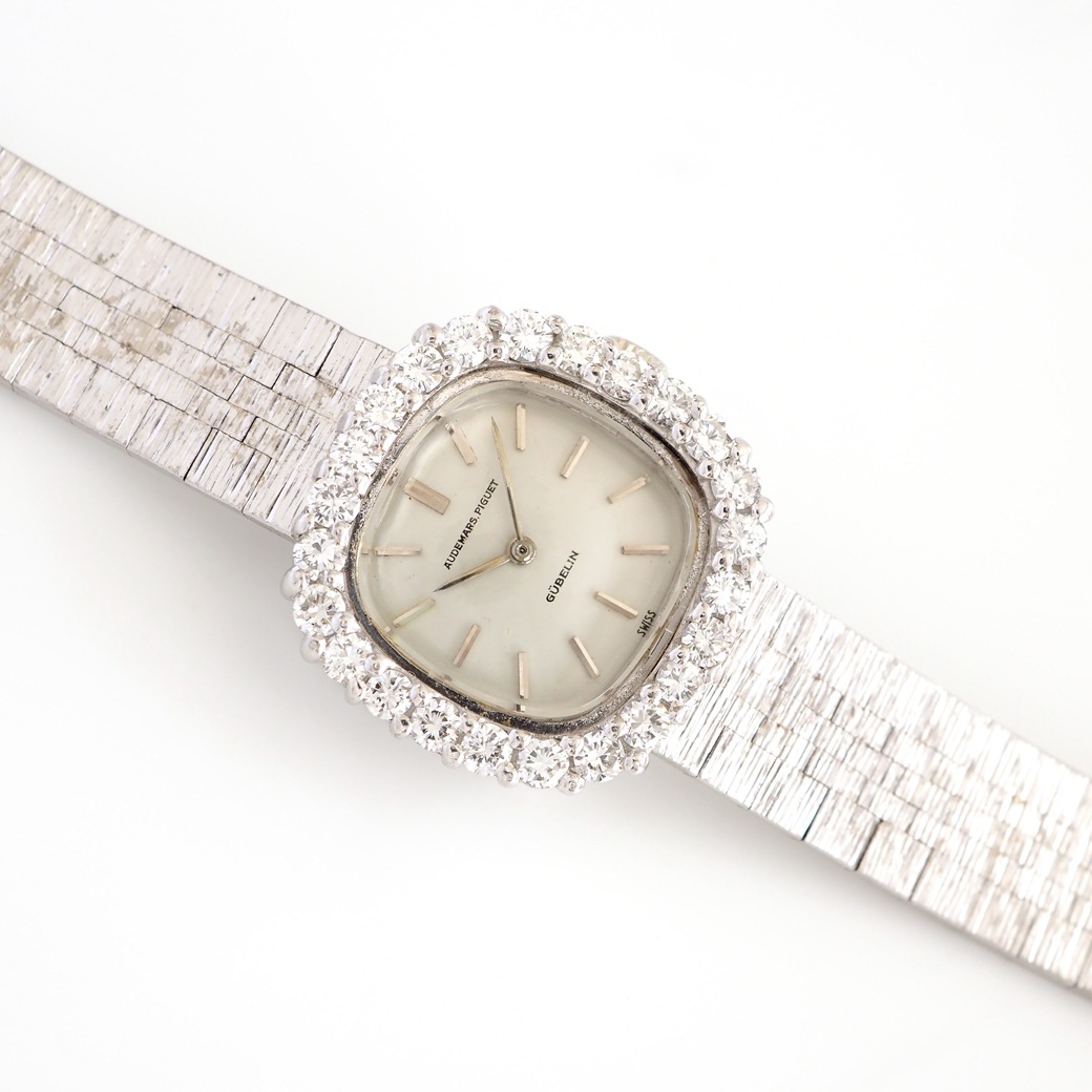 アンティークウォッチ オーデマ・ピゲ ダイヤモンドベゼル ラウンドスクエア ホワイトゴールドケース ブレスレット