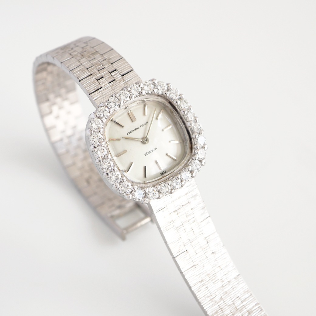 アンティークウォッチ オーデマ・ピゲ ダイヤモンドベゼル ラウンドスクエア ホワイトゴールドケース ブレスレット