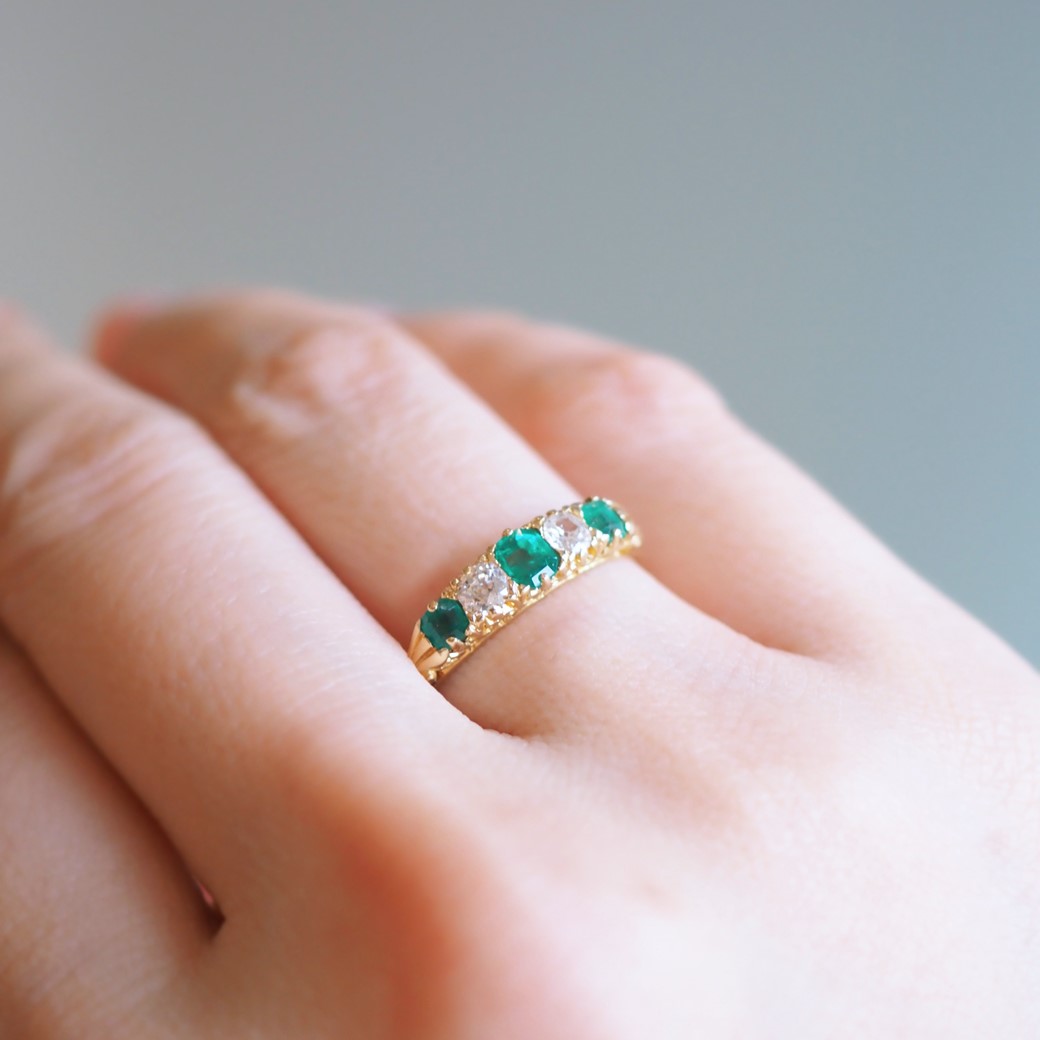 アンティークジュエリー アンティークリング エメラルド ダイヤモンド