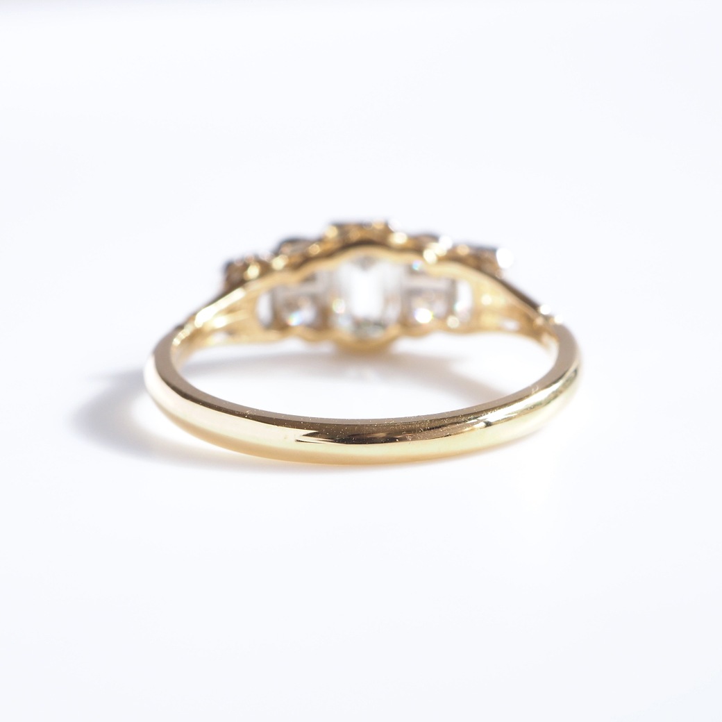 アンティークジュエリー リプロダクション City of London シティオブロンドン ダイヤモンド 3ストーンリング