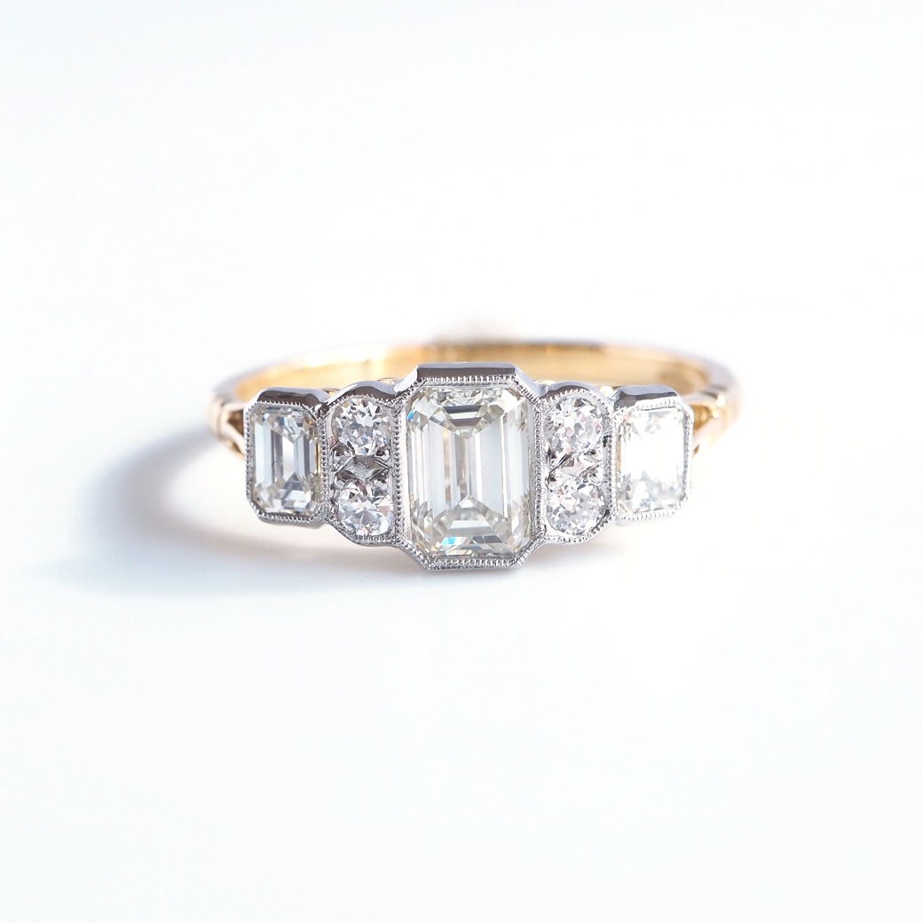 アンティークジュエリー リプロダクション City of London シティオブロンドン ダイヤモンド 3ストーンリング