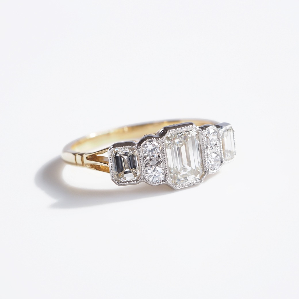 アンティークジュエリー リプロダクション City of London シティオブロンドン ダイヤモンド 3ストーンリング