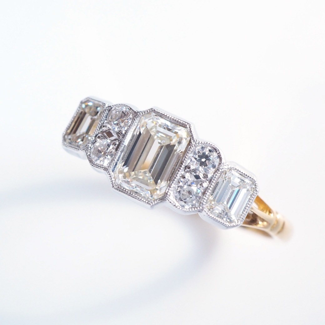 アンティークジュエリー リプロダクション City of London シティオブロンドン ダイヤモンド 3ストーンリング