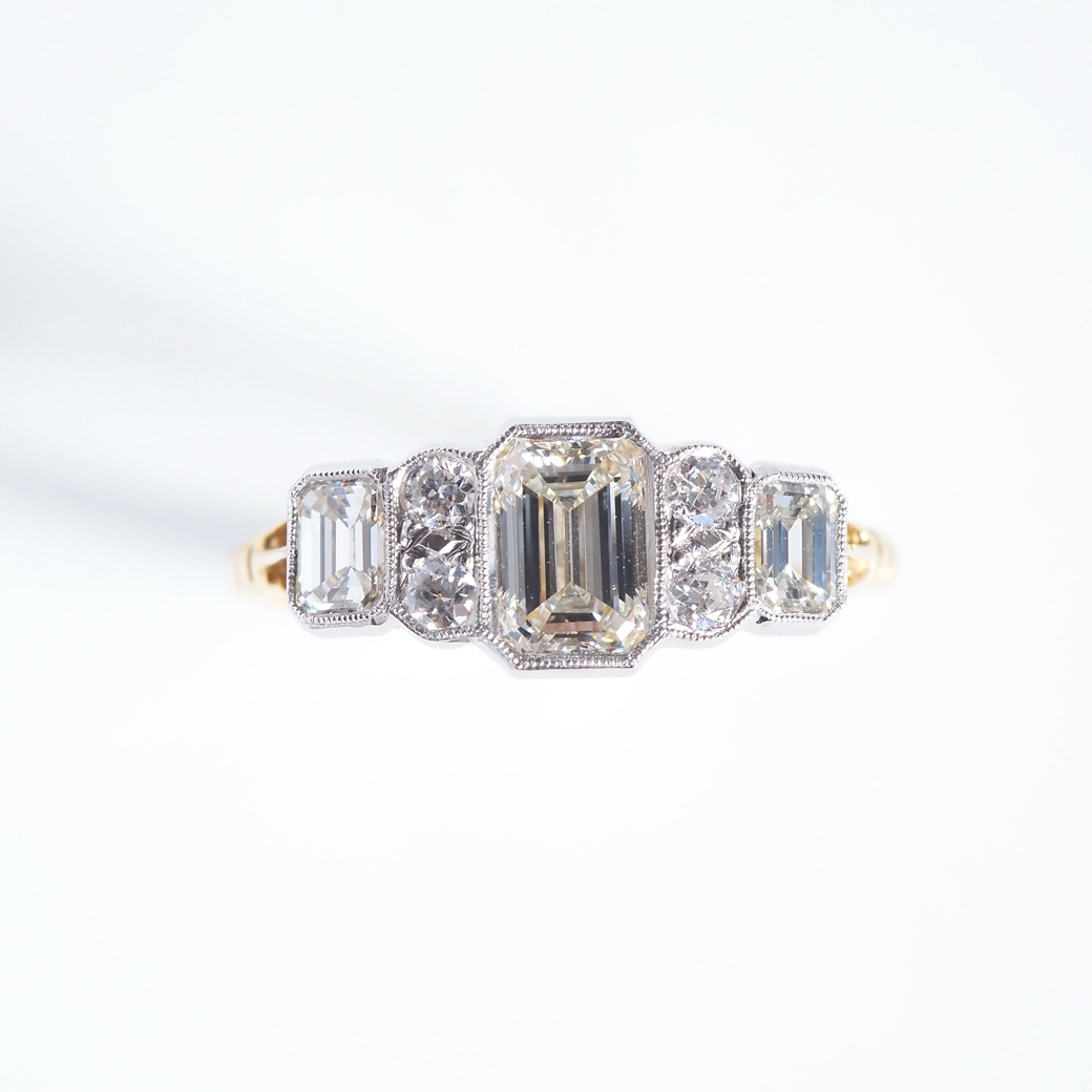 アンティークジュエリー リプロダクション City of London シティオブロンドン ダイヤモンド 3ストーンリング