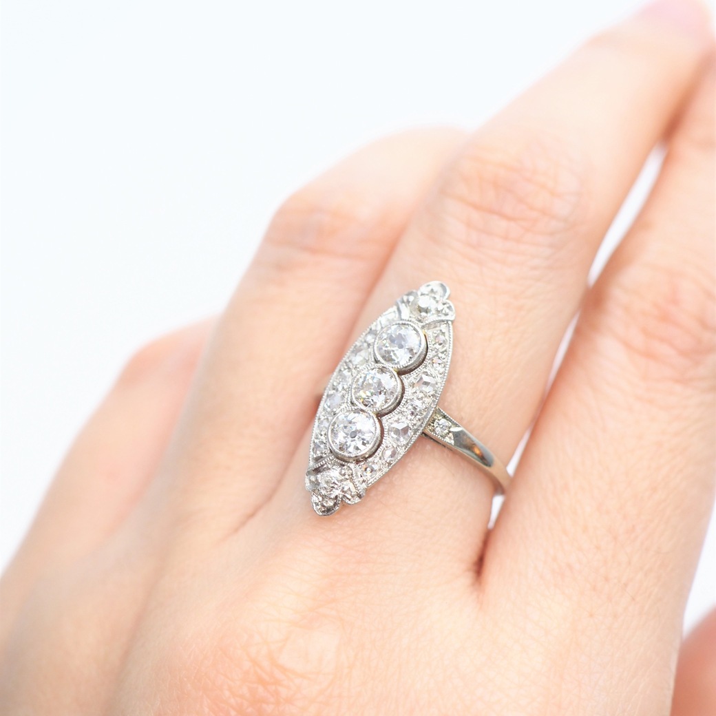 アンティークジュエリー アンティークリング ダイヤモンド プラチナ