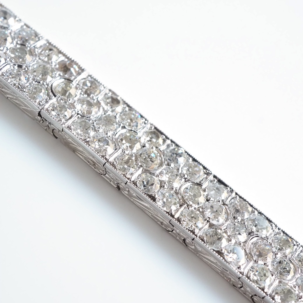 アンティークジュエリー ブレスレット 彫刻装飾 ダイヤモンド プラチナ アンティークブレスレット