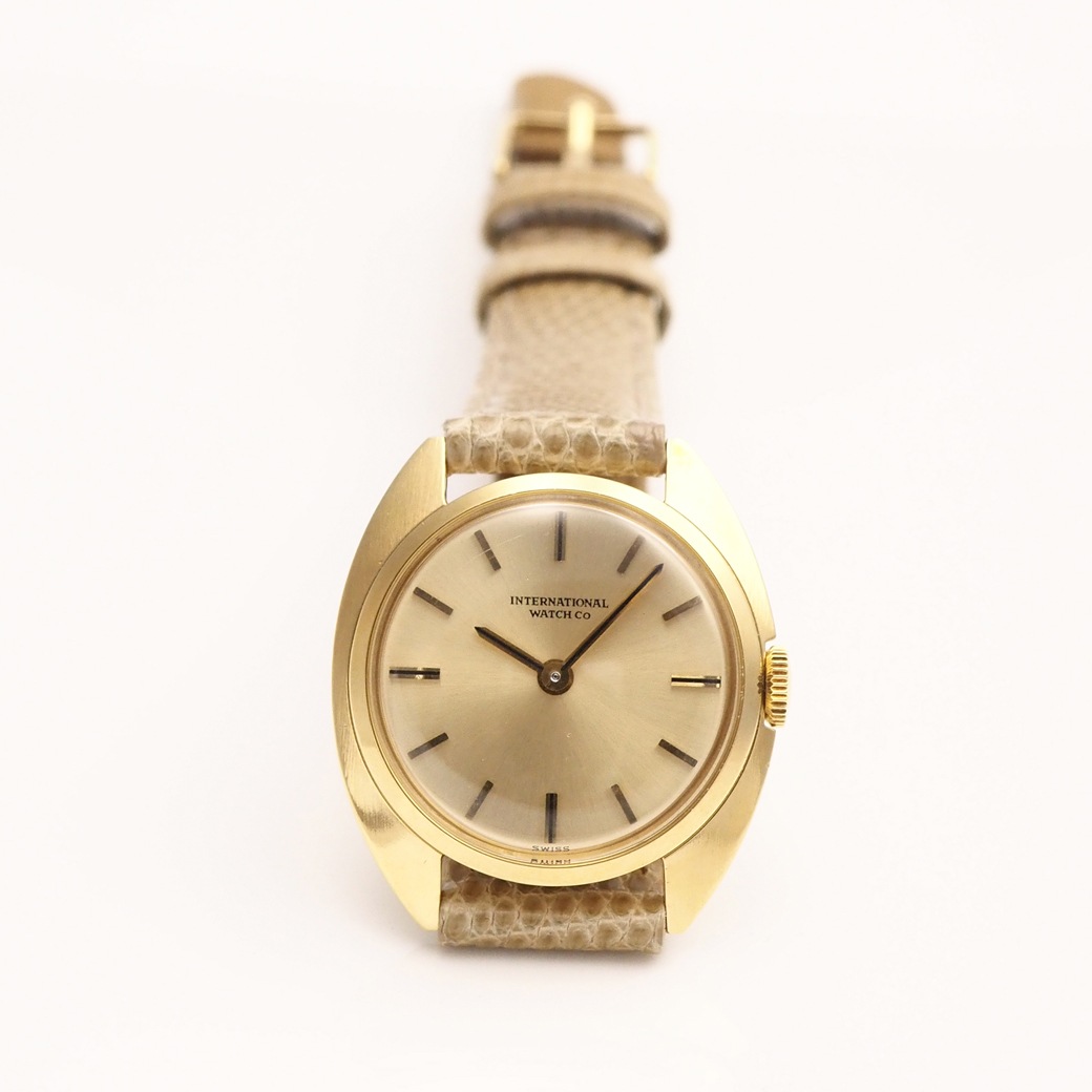 アンティークウォッチ IWC ゴールドダイヤル ラウンドYGケース