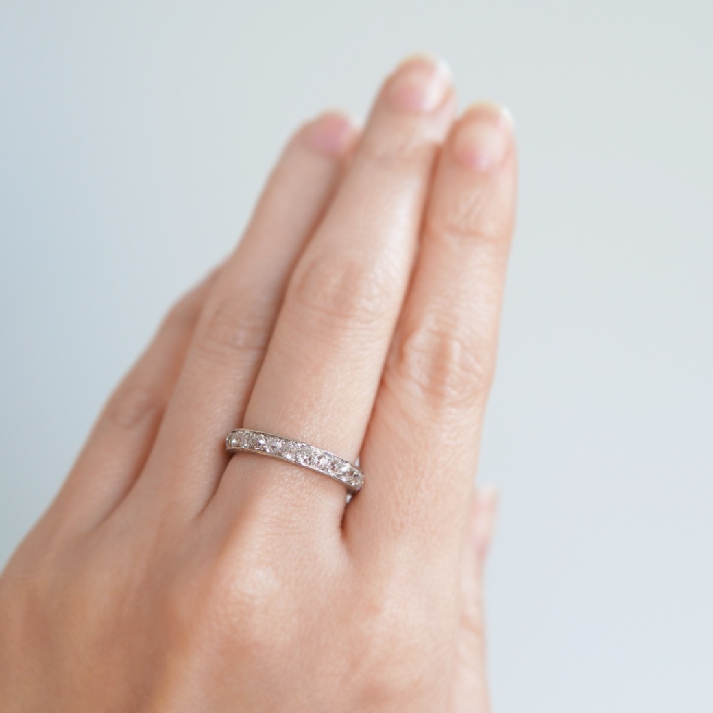 アンティークジュエリー リング ダイヤモンド 彫刻装飾 エタニティ アンティークリング