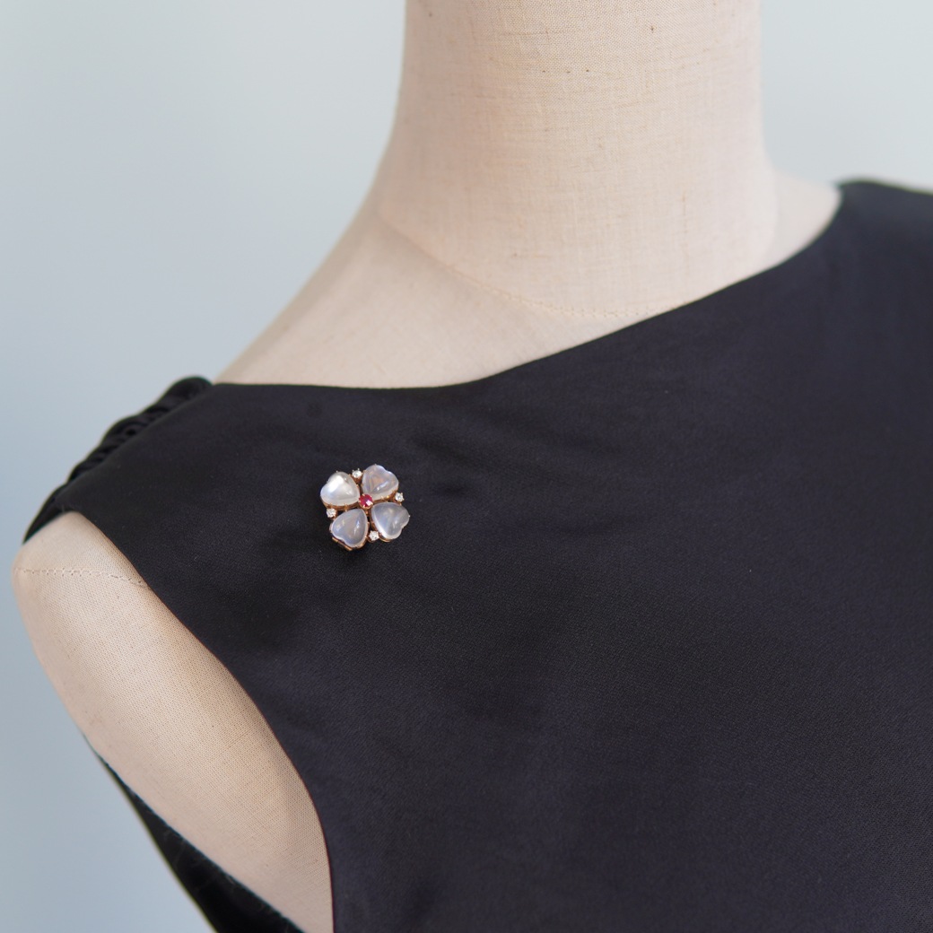 アンティークジュエリー ブローチ クローバーモチーフ ムーンストーン アンティークブローチ