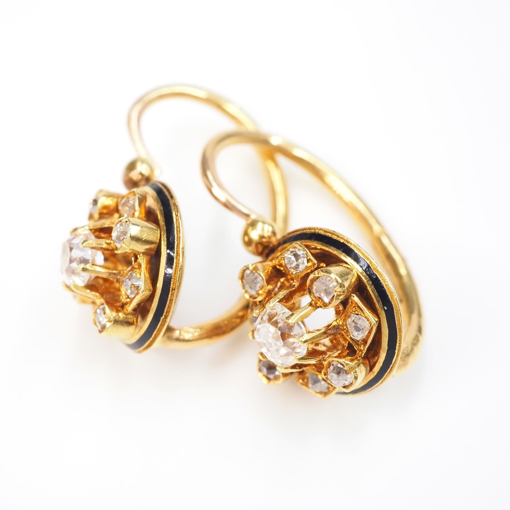 ❣️イタリアンジュエリー 18k &プラチナフックエナメルピアス ❣️イタリアンジュエリー 18k &プラチナフックエナメルピアス