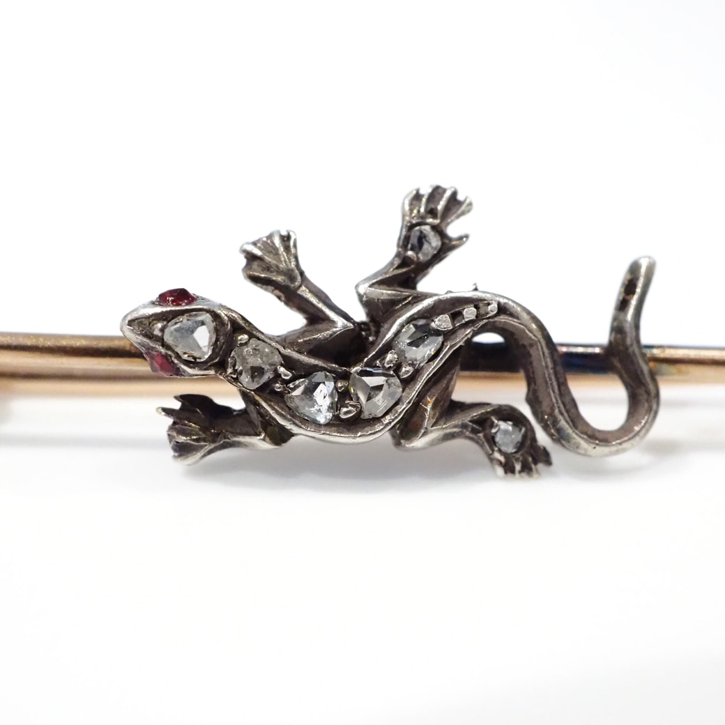 アンティークジュエリー ブローチ トカゲモチーフ アンティーク バーブローチ