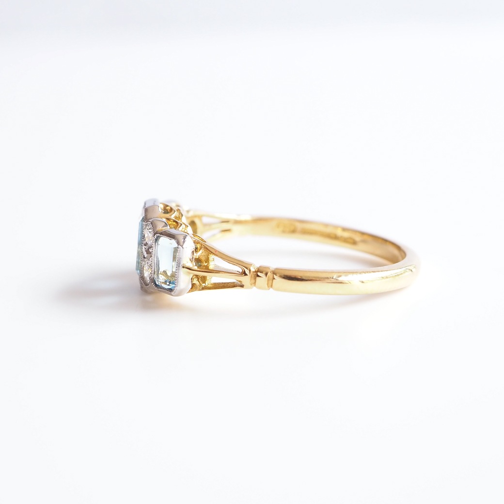 アンティークジュエリー リプロダクション City of London シティオブロンドン アクアマリン 3ストーンリング