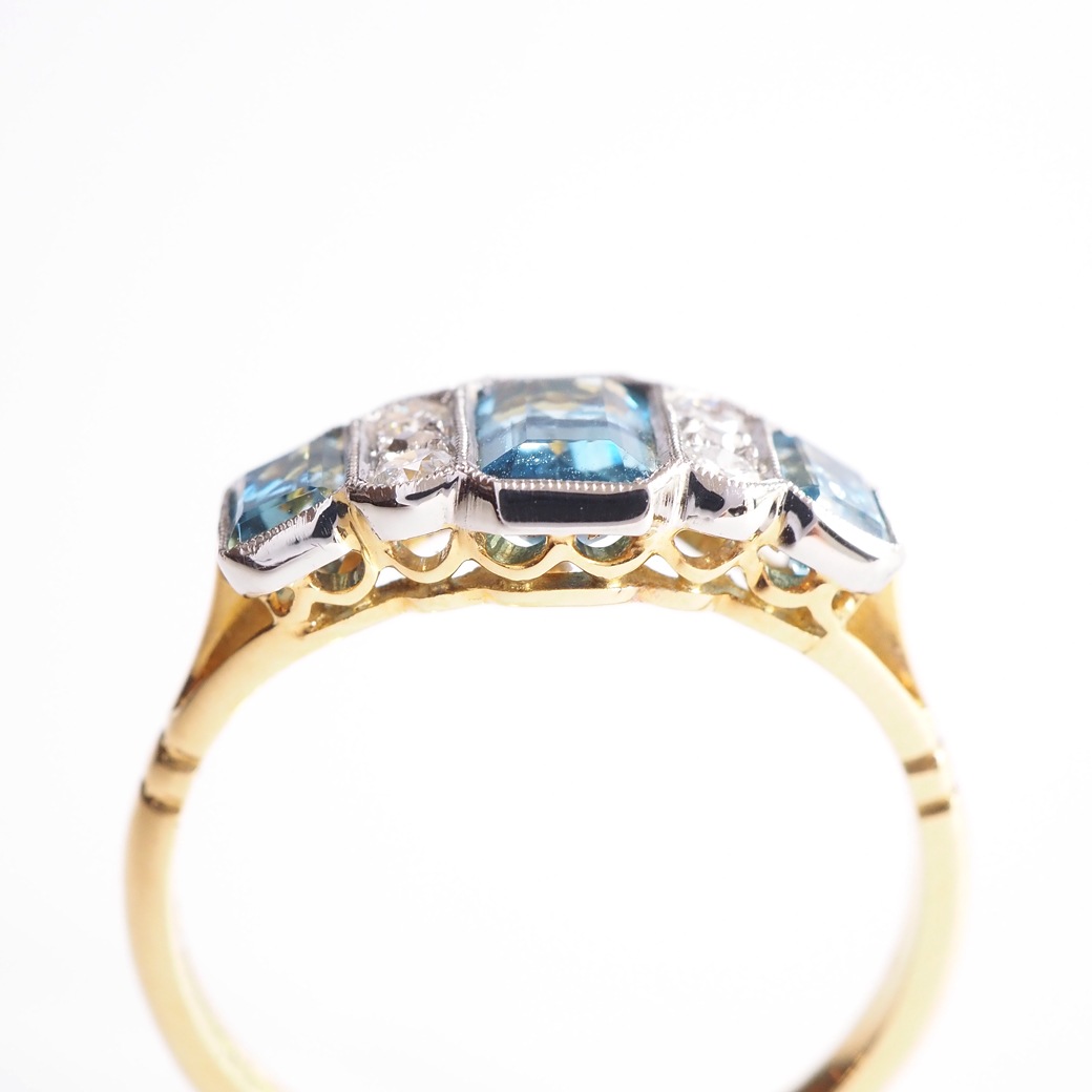 アンティークジュエリー リプロダクション City of London シティオブロンドン アクアマリン 3ストーンリング
