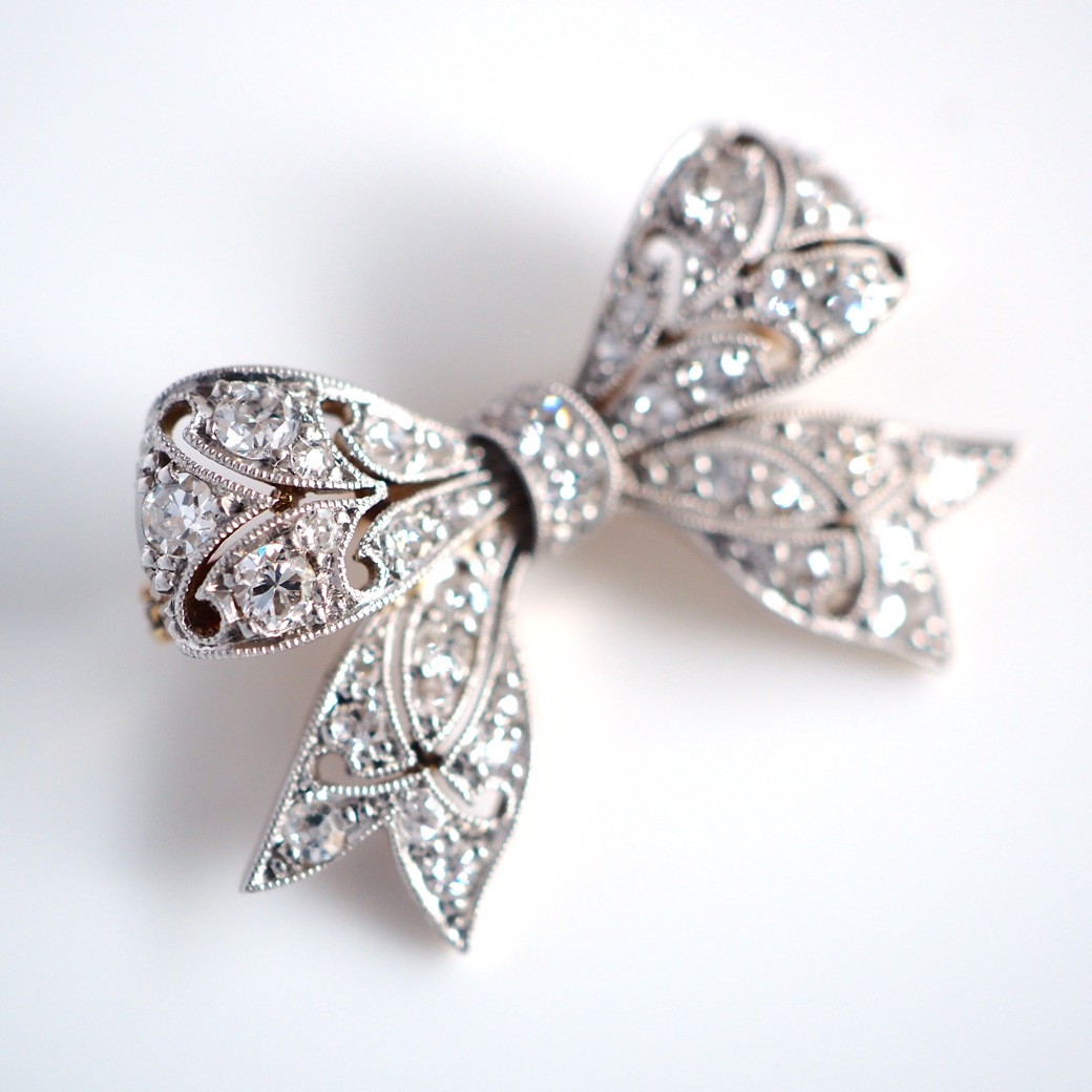 アンティークジュエリー ブローチ リボンモチーフ ダイヤモンド アンティークブローチ BOX付
