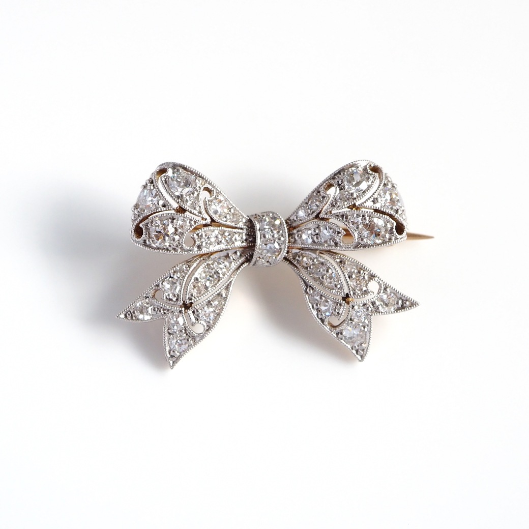 アンティークジュエリー ブローチ リボンモチーフ ダイヤモンド アンティークブローチ BOX付