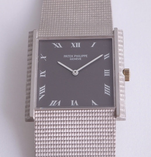 Ref.3570/1 18KWG “Grey Dial”