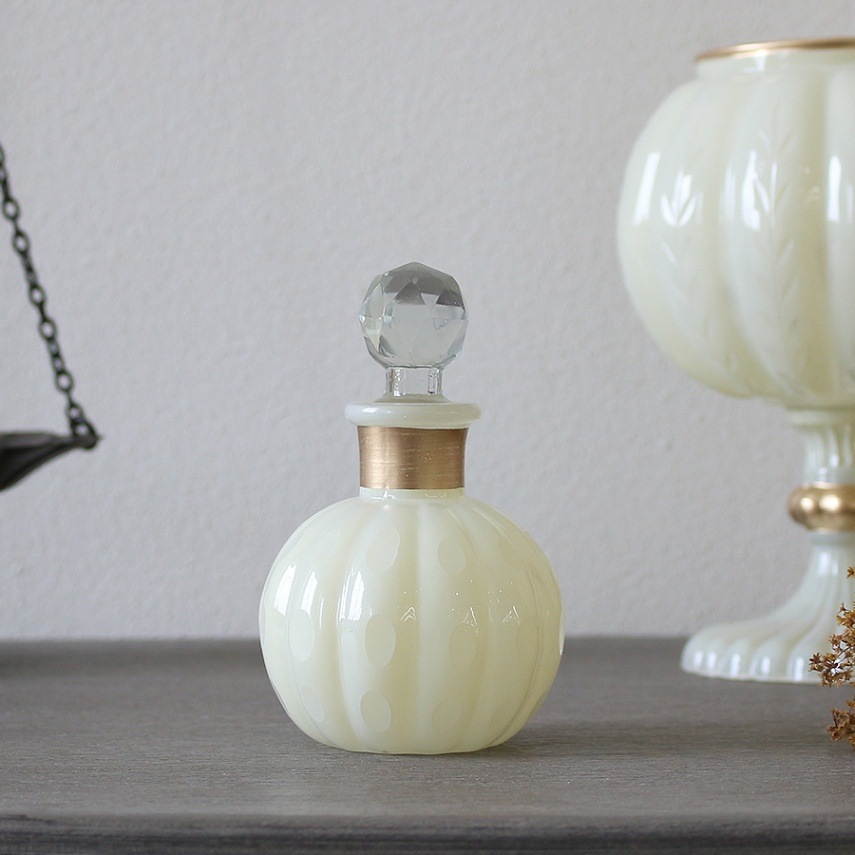 コアガラス 香水瓶 飾り瓶 新品未使用 ガラス香水瓶ホワイト