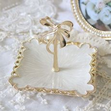 ジャンデリアン　トレイ　Shells, circa 1755 シャンボール・ミュジニー・レ・ドラゼイ 2022 | 赤ワイン | | 田崎