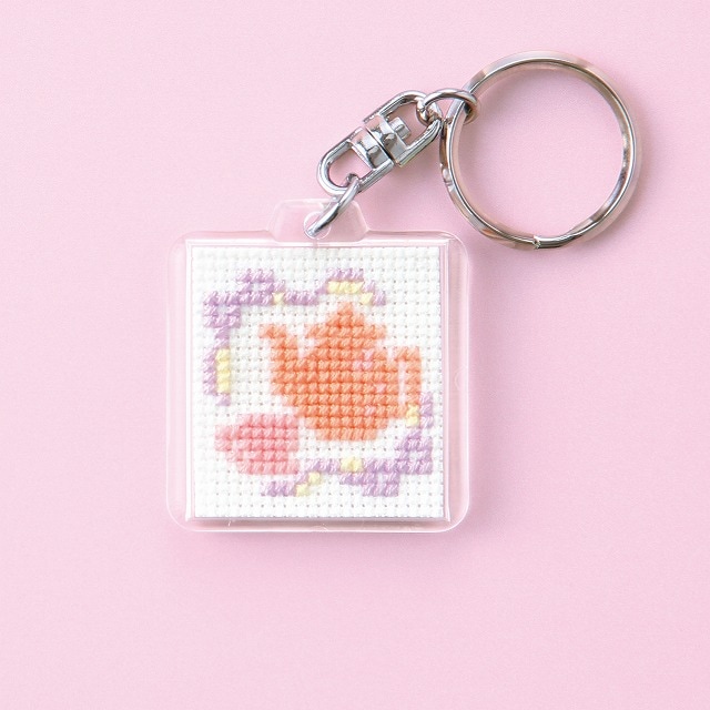 刺しゅう（欧風刺繍） 書籍掲載のお知らせ📚 「基本ステッチのワンポイント刺しゅう