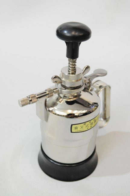 クラマタ卓上手押噴霧器　業務用中型700cc 倉又産業 クラマタ産業 最高級卓上手押噴霧器 中型 水・薬品 兼用｜洋裁・手芸