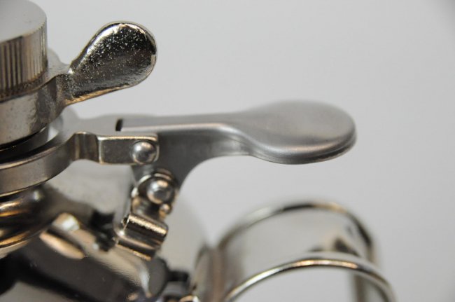 クラマタ産業 最高級卓上手押噴霧器 中型 水・薬品 兼用 | メーカー