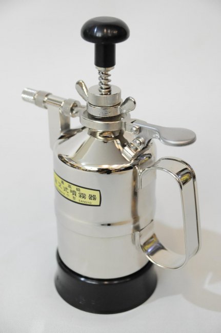クラマタ産業 最高級卓上手押噴霧器 小型 水・薬品 兼用｜洋裁・手芸