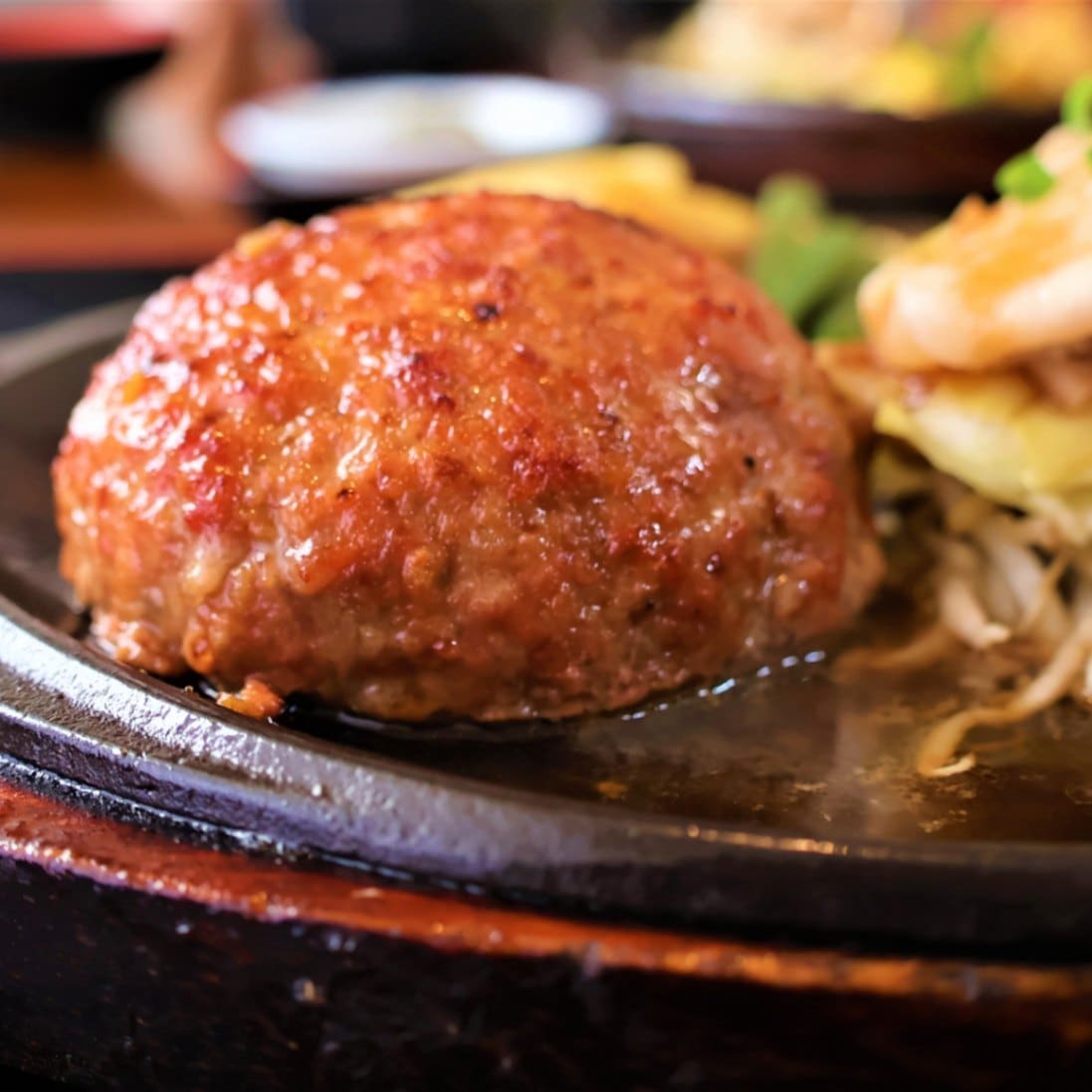 和牛１００％ハンバーグ 140g　【冷凍便】