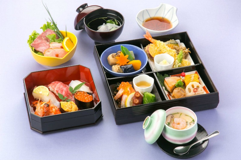 懐石弁当 しゃくやく
