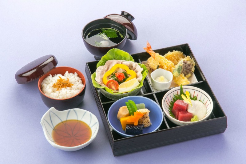 会席弁当 すもも