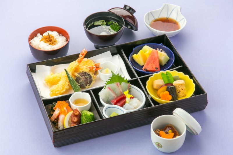 懐石弁当 花水木/はなみずき に茶碗蒸しサービス【ご家族様のお祝い限定】