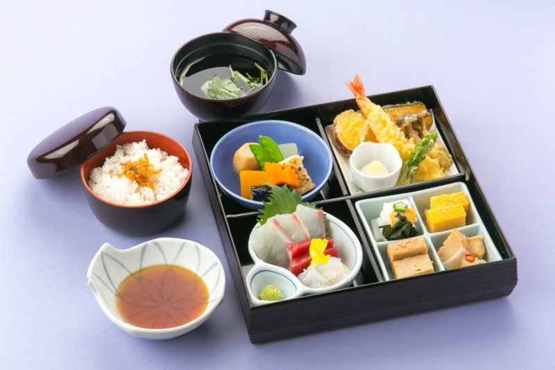 懐石弁当 花梨/かりん スイーツ又は白飯→赤飯サービス【ご家族様のお祝い限定】