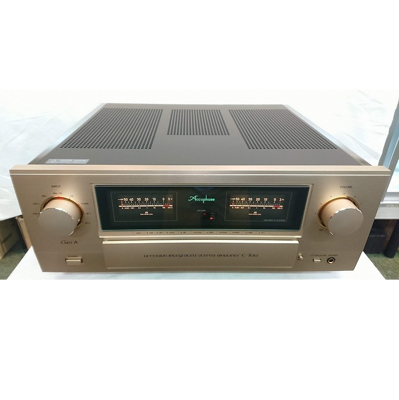 中古品】Accuphase E-700 ※送料無料《北海道・沖縄・離島を除く
