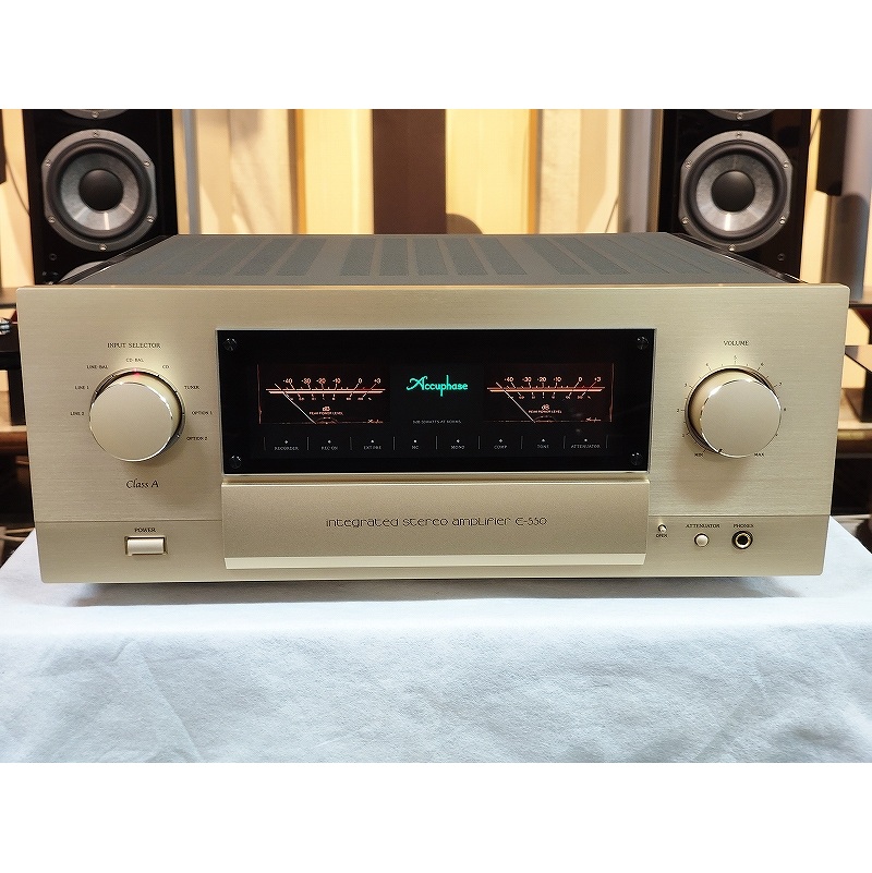 中古品】Accuphase E-550 ※送料無料《北海道・沖縄・離島を除く