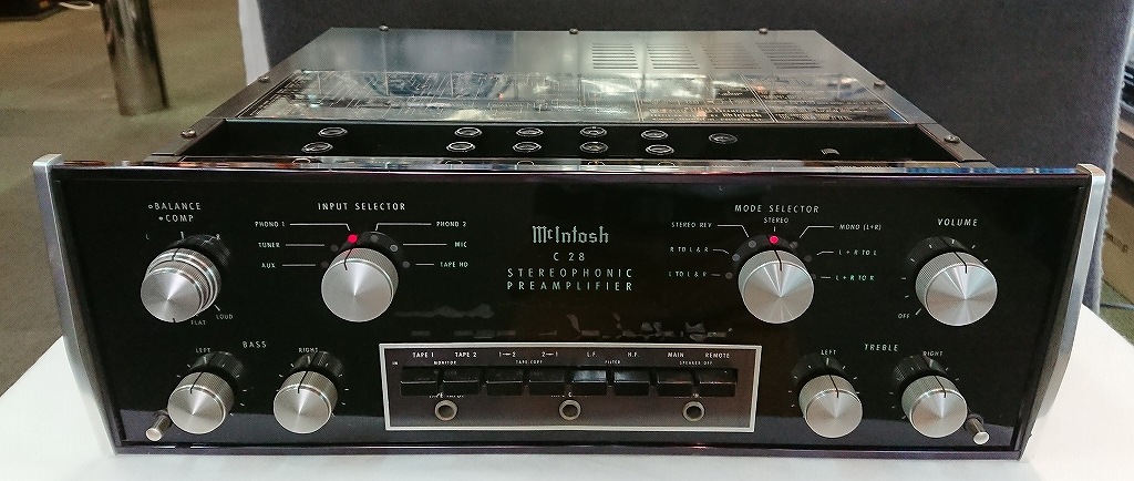 McIntosh C28 ステレオプリメインアンプ McIntosh C28 2-Channel Solid State Preamplifier