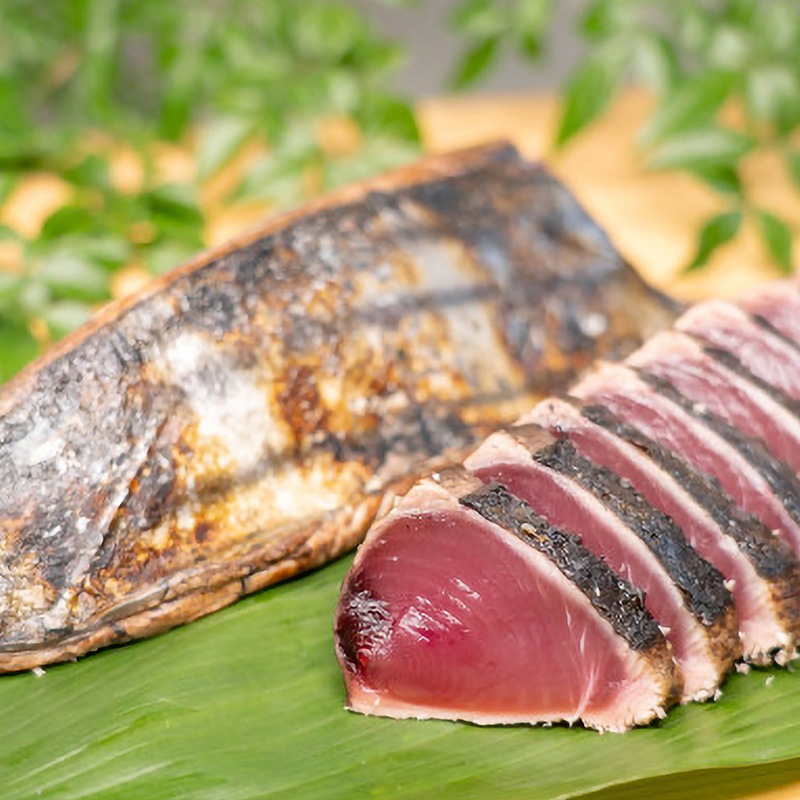 地元高知人も、これは美味い！とうならせる！一本釣り地鰹の藁焼きタタキ（旬凍）［送料無料］この商品は、他の商品と同梱できません。